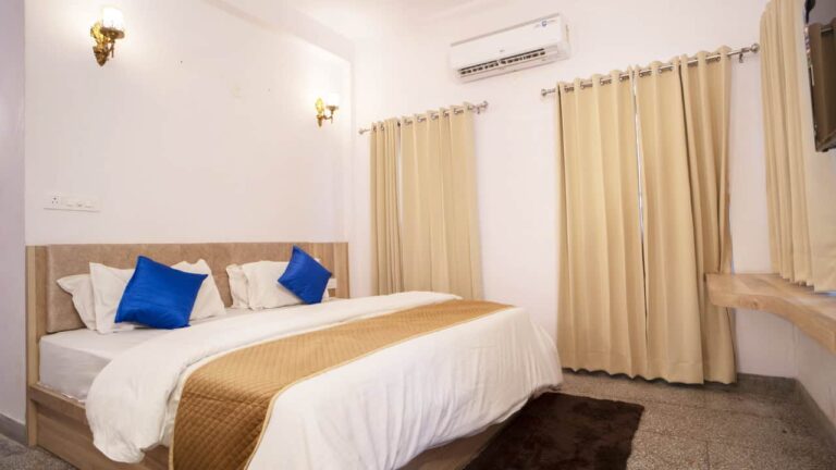 Devdarshan Hotel Room